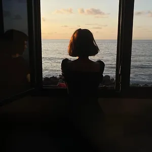 Atlántida. Precioso Con Ventanas Al Mar Apartamento