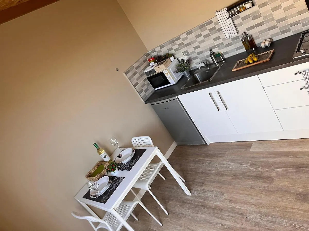 Camping Hotel Residencial giganteide pura naturaleza Santiago del Teide